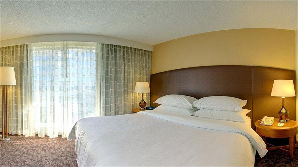 Four Points By Sheraton Suites Tampa Airport Westshore Екстер'єр фото